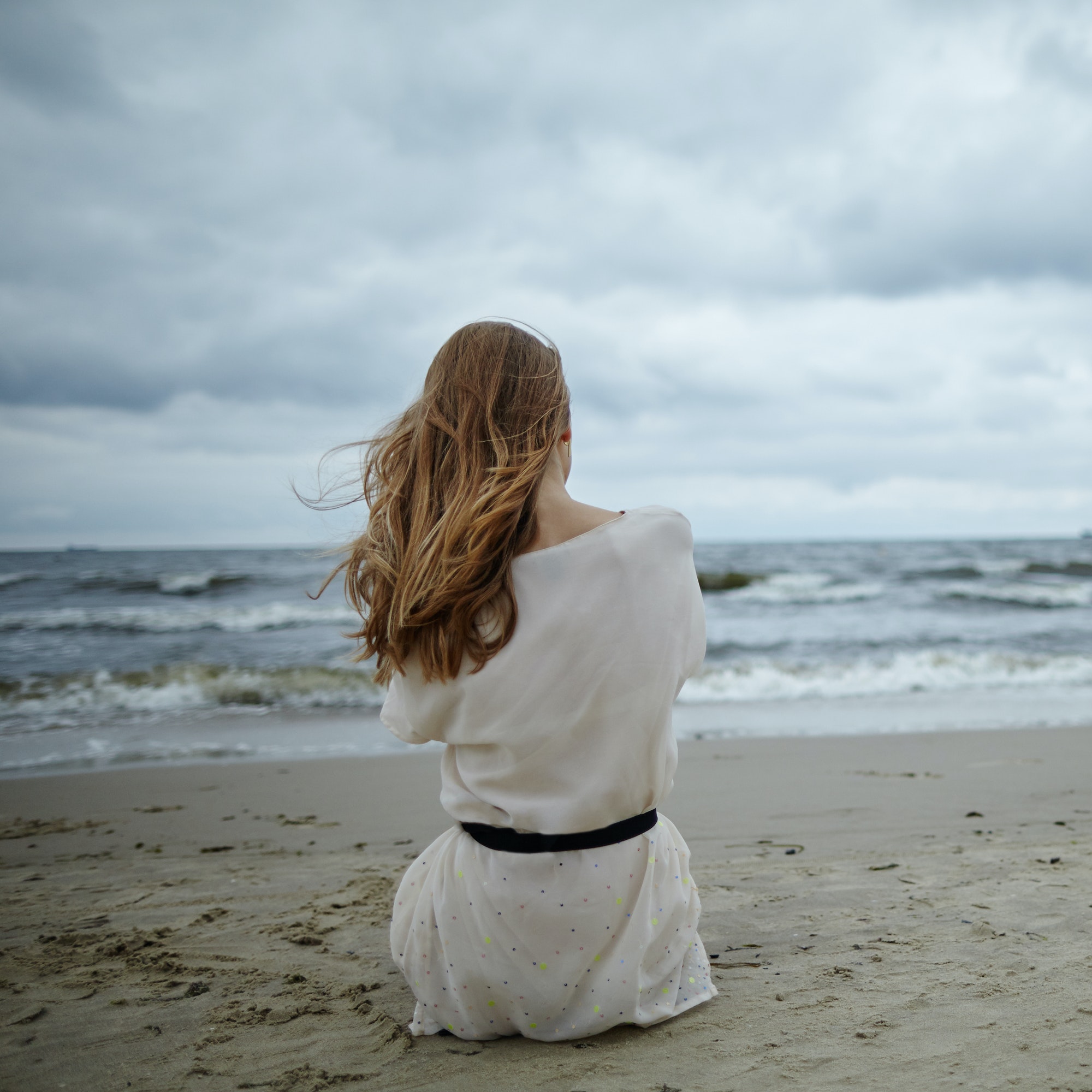 young-beautiful-woman-on-cold-windy-beach.jpg young-beautiful-woman-on-cold-windy-beach.jpg